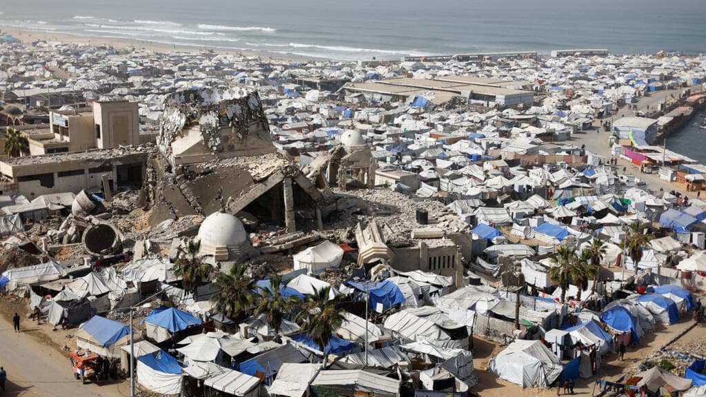 Israel's Supreme Court allows aid groups facing govt ban to keep working in Gaza