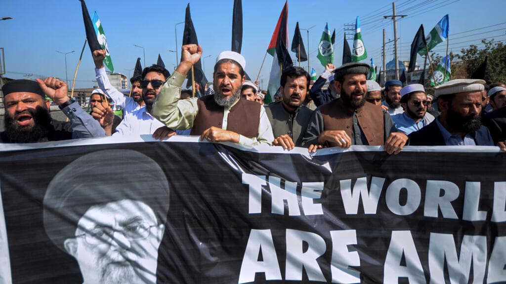 Pakistan deploys troops and imposes curfew after deadly Iran protests