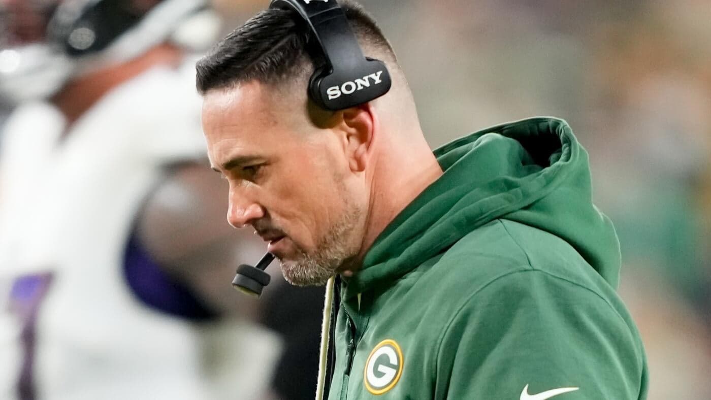 Ranking all 32 NFL coaches from 2025 based on their leaked out grade in the NFLPA report cards