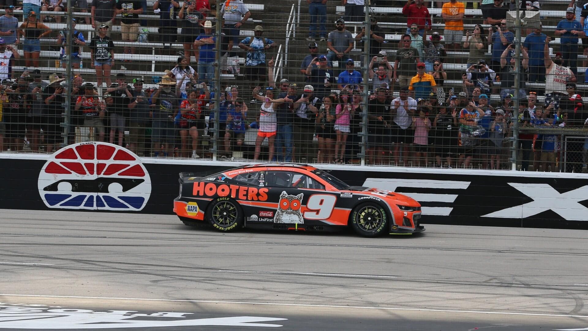 2026 DuraMax Texas Grand Prix props, odds, picks, predictions: NASCAR experts backing Elliott over Byron