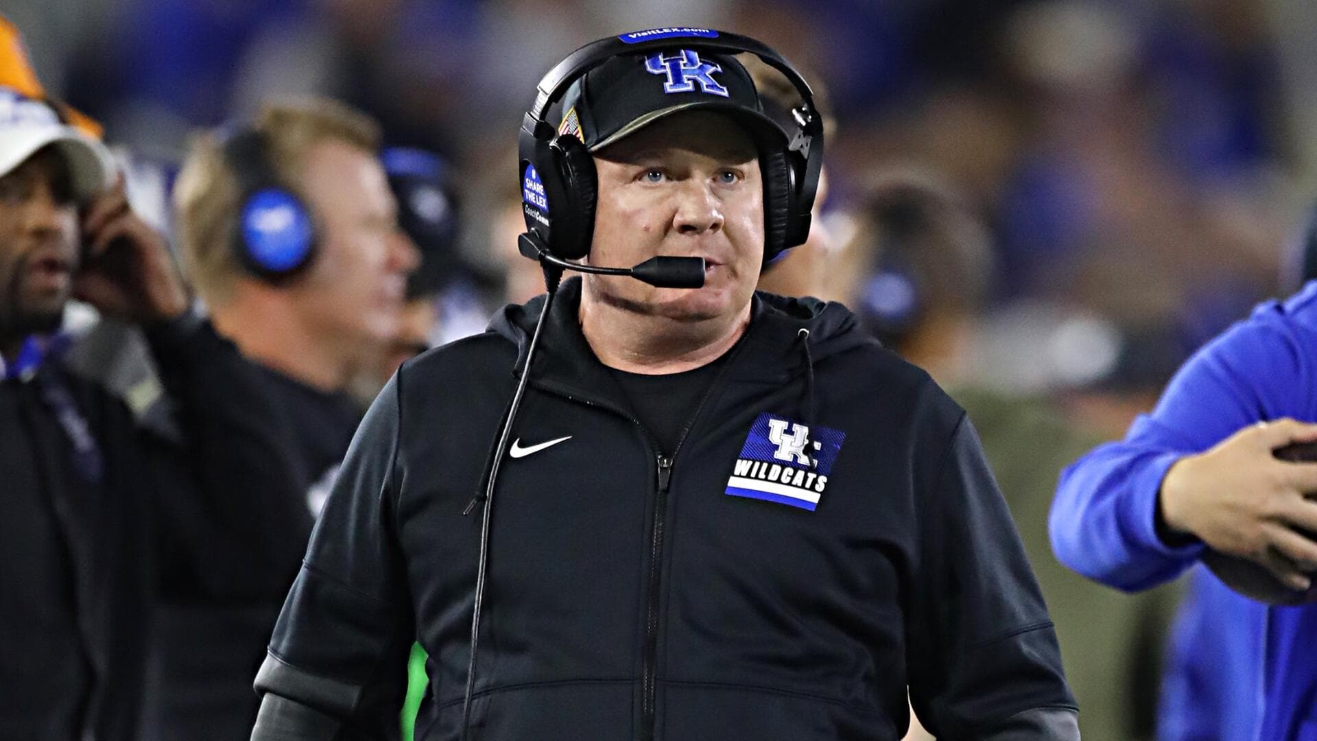 Mark Stoops joins Texas coaching staff: Ex-Kentucky coach will serve as special assistant to Steve Sarkisian